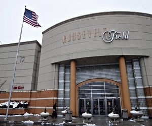 coach in roosevelt field mall