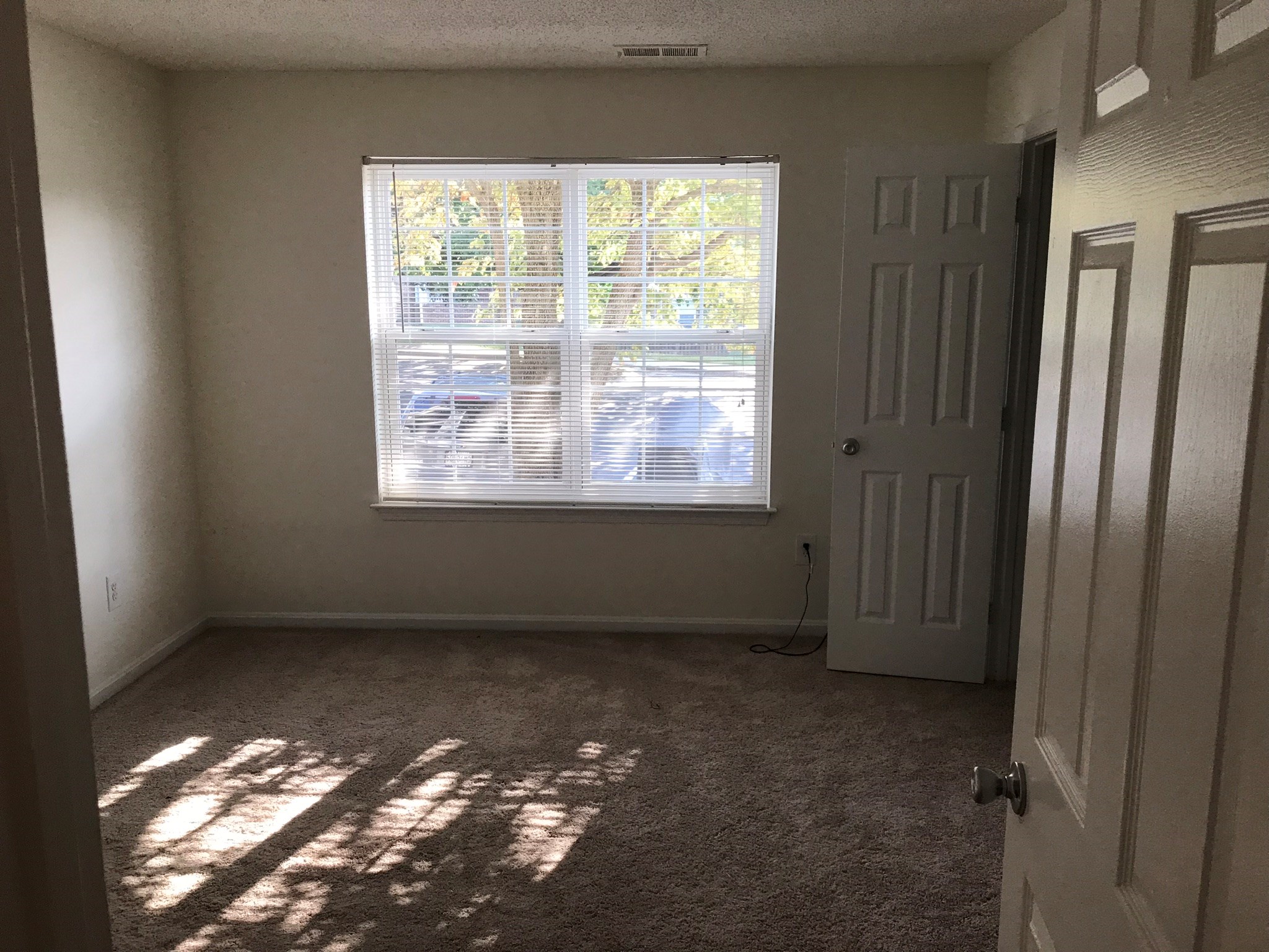 Room Available For Rent In Germantown Near Hughes And Xerox