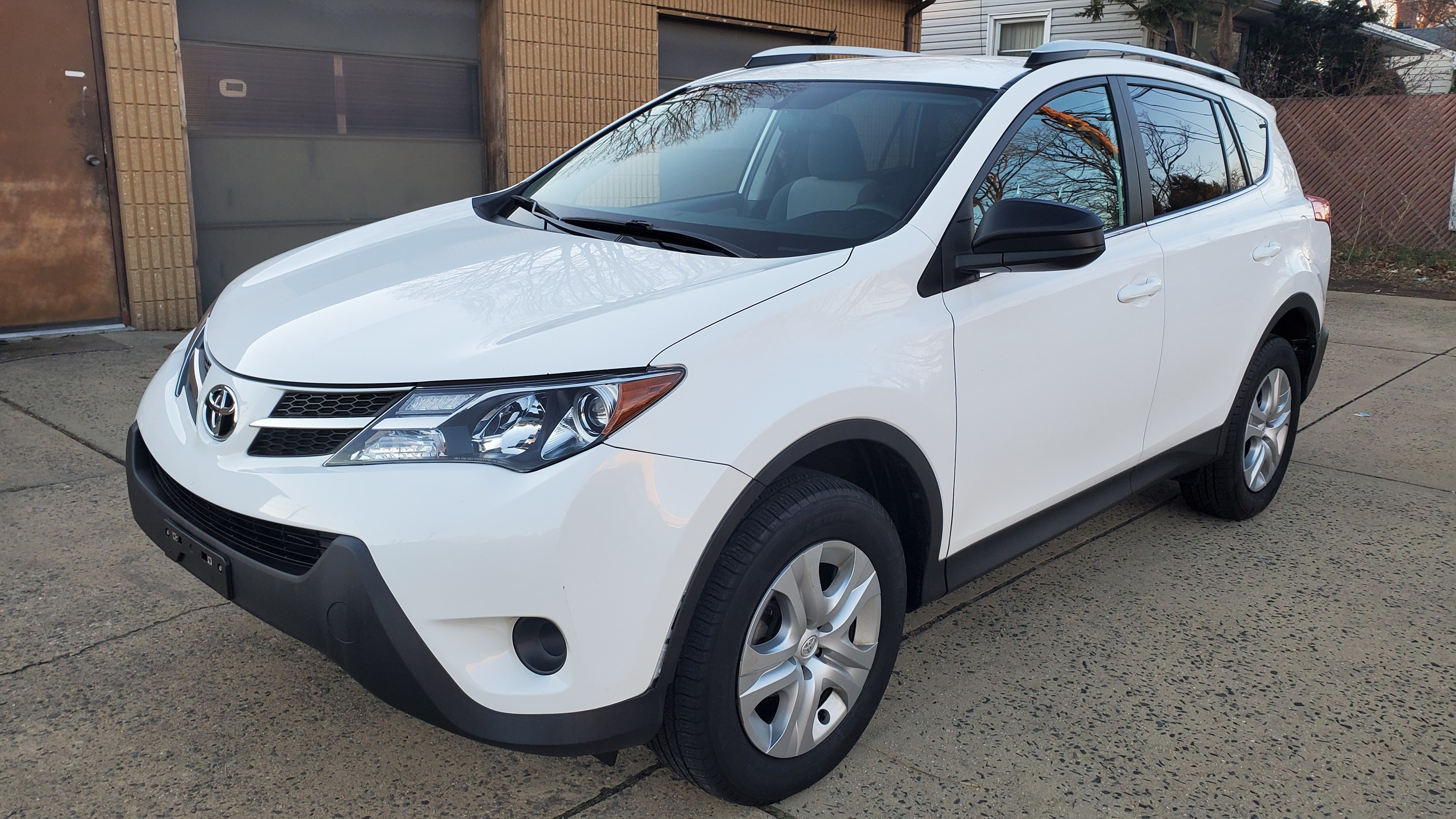 2015 TOYOTA RAV4 LE AWD 2.5L 4CYLINDER CLEAN CARFAX! **ONLY 30K MILES